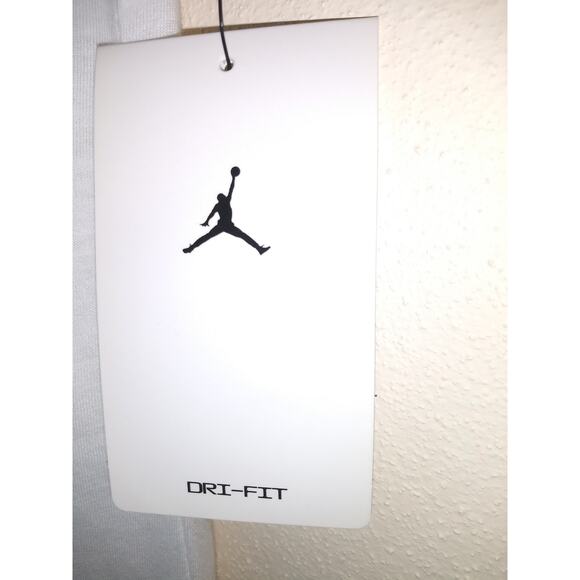 NWT Jordan Air Heat Map Big Boys Graphic T-Shirt White M - Picture 8 of 9